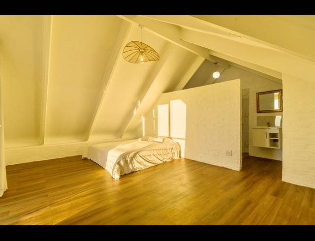5 BEDROOM HOUSE FOR SALE IN GROTTO BAY
